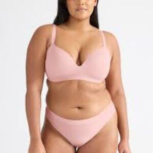 Knix Wing Woman Contour Wireless Bra in Rose Water Size 8+ NWT